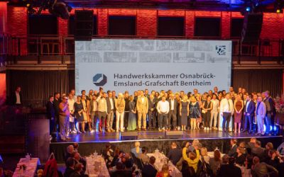 Bühnenprogramm mit Menschen 