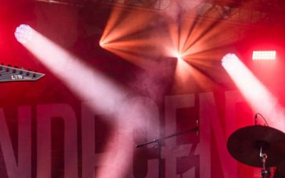 Band auf Bühne während der Maiwoche