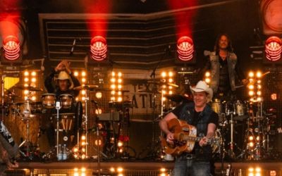 Konzertbühne und The BossHoss beim Auftritt