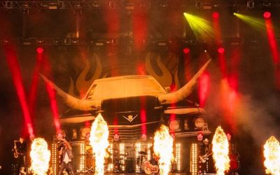Pyrotechnik beim The BossHoss Konzert auf dem Gartenparty-Festival in Bad Iburg.