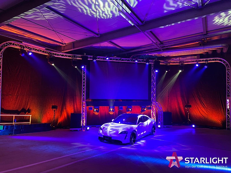 Der neue E-Porsche Taycan - Fahrzeugpräsentation - Starlight Showservice  GmbH Veranstaltungstechnik Osnabrueck